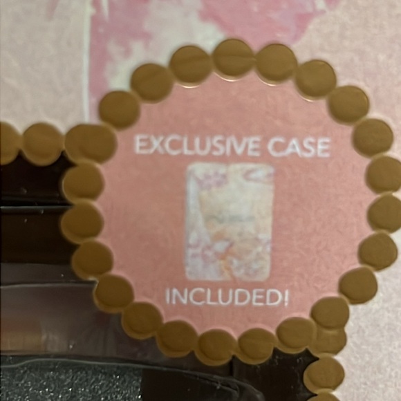 Paris Hilton Manicure Set with Case - Picture 7 of 8